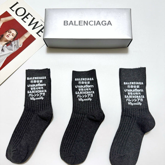 BALENCIAGA 26S CREW SOCKS 408738 (1 BOX)