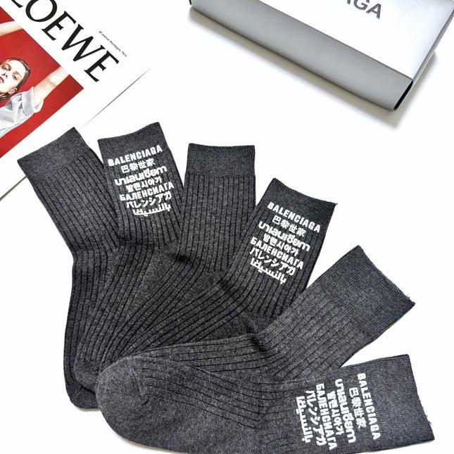 BALENCIAGA 26S CREW SOCKS 408738 (1 BOX)