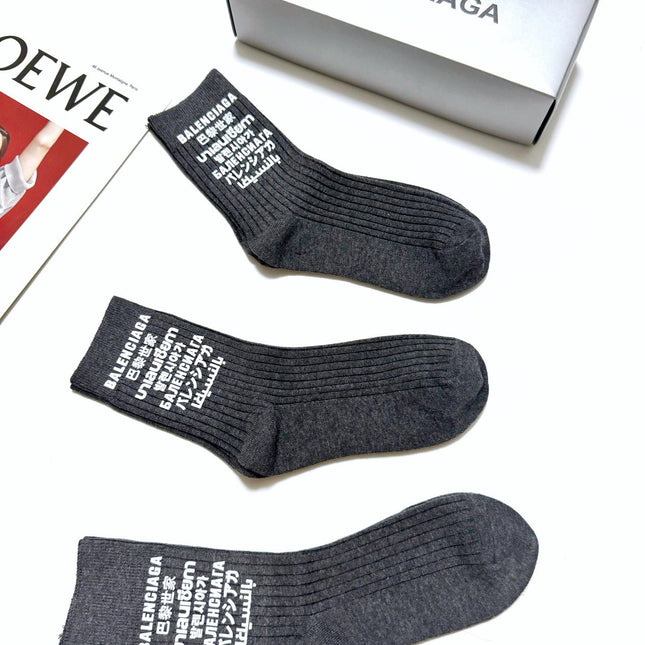 BALENCIAGA 26S CREW SOCKS 408738 (1 BOX)
