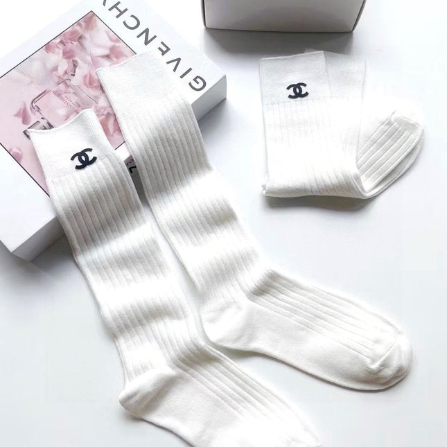 CHANEL 26S CREW SOCKS 412439 (1 BOX)