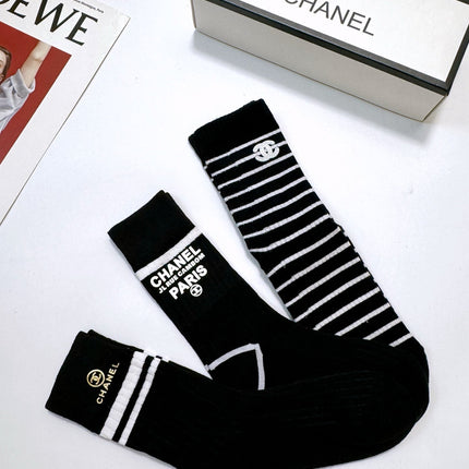 CHANEL 26S CREW SOCKS 412445 (1 BOX)