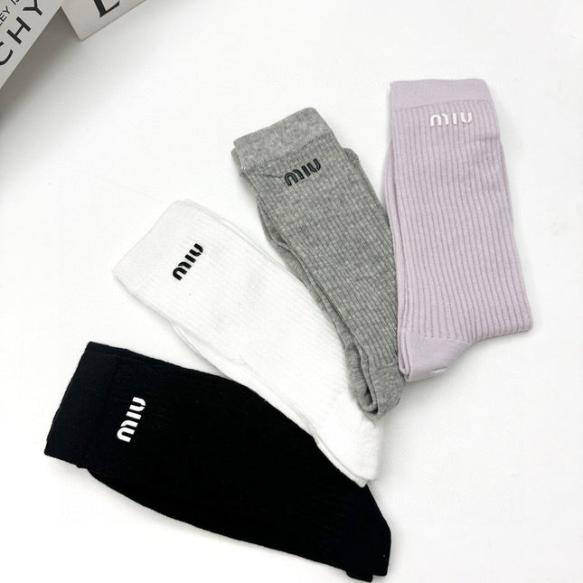 MIUMIU 26S CREW SOCKS 417706 (1 BOX)