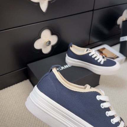 TRAINERS SHOES IN NAVY BLUE FABRIC