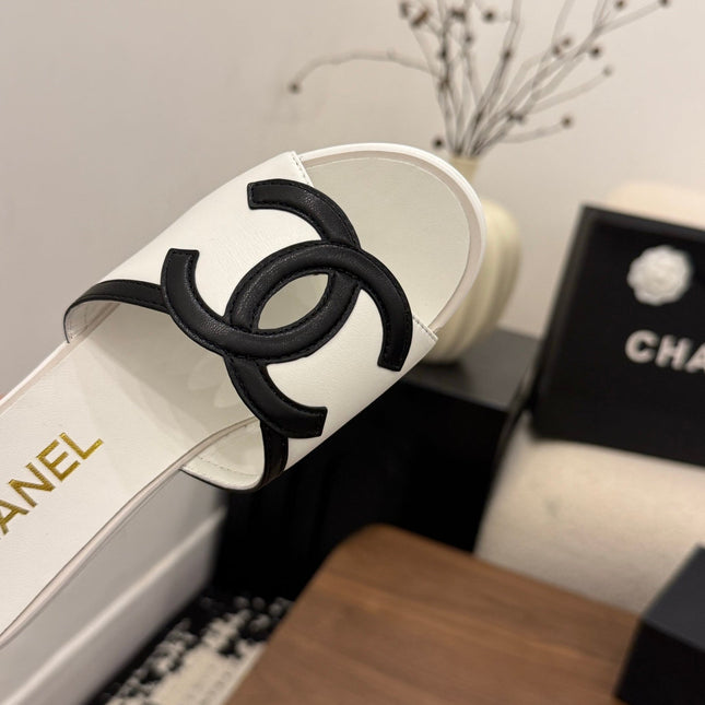 CHANEL 26S WEDGE SANDALS 95 MM IN WHITE CALFSKIN