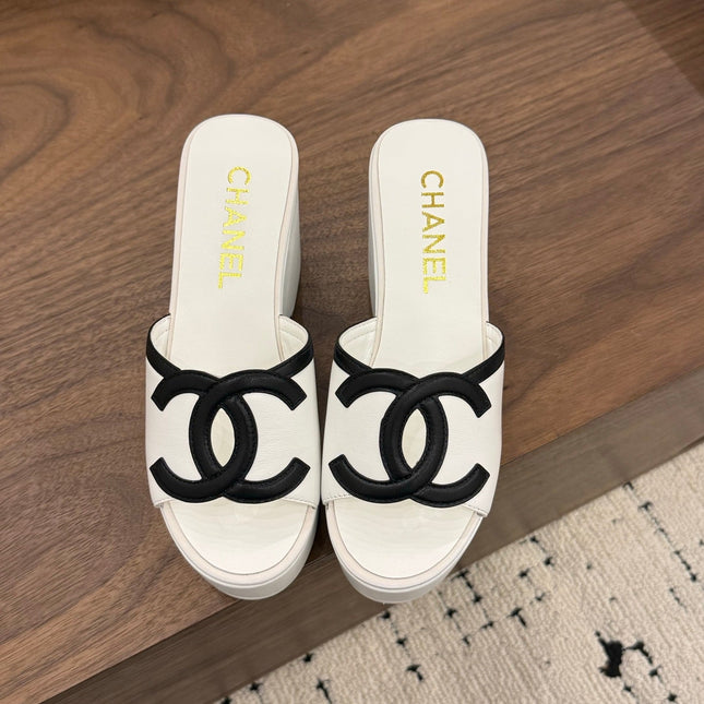 CHANEL 26S WEDGE SANDALS 95 MM IN WHITE CALFSKIN