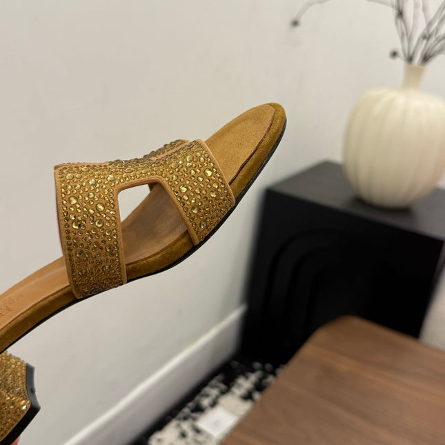 HM 26S OASIS SANDAL IN GOLDEN BROWN SUEDE WITH CRYSTALS