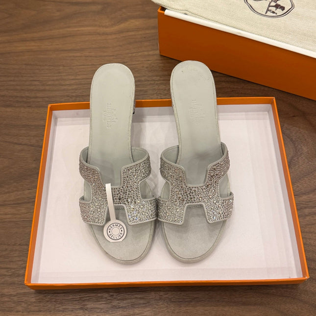 HM 26S OASIS SANDAL IN LIGHT GREY SUEDE WITH CRYSTALS