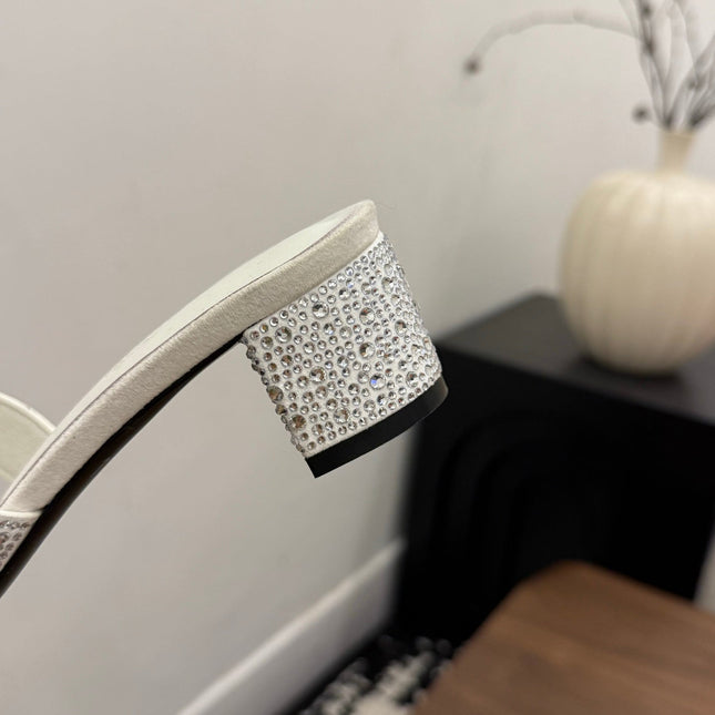 HM 26S OASIS SANDAL IN IVORY WHITE SUEDE WITH CRYSTALS