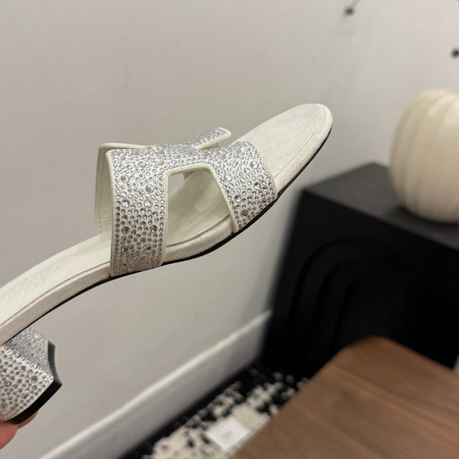 HM 26S OASIS SANDAL IN IVORY WHITE SUEDE WITH CRYSTALS