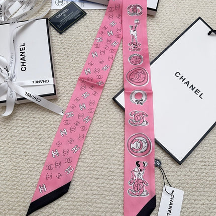CHANEL 26S TWILLY SCARF 120 IN SILK 372648