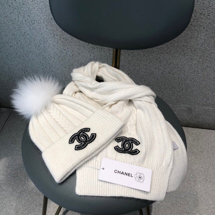 SET SCARF AND HAT IN WHITE WOOL 420820
