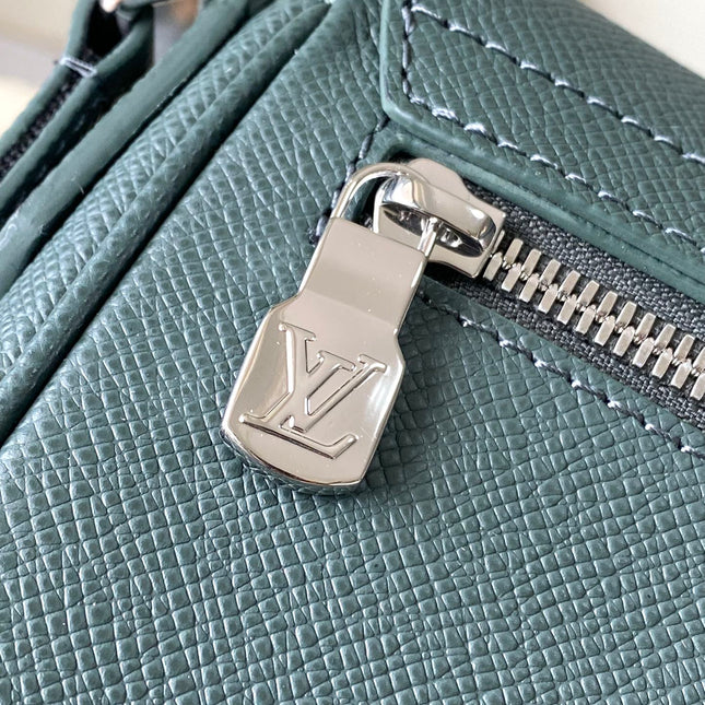 DISTRICT PM 26 IN CELESTE GREEN CALFSKIN