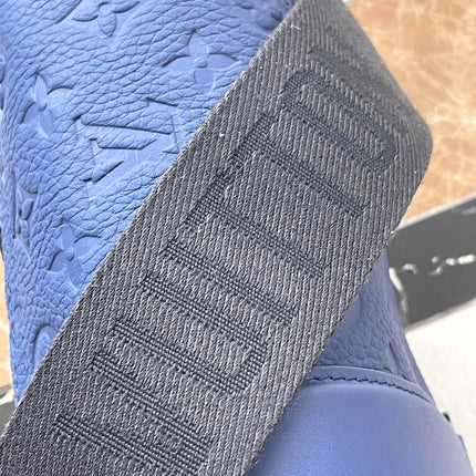 S-CAPE MESSENGER 28 IN SAPPHIRE BLUE TAURILLON