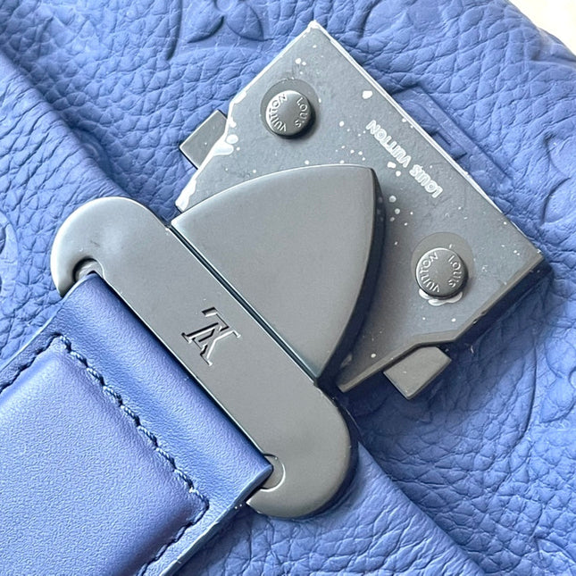 S-CAPE MESSENGER 28 IN SAPPHIRE BLUE TAURILLON