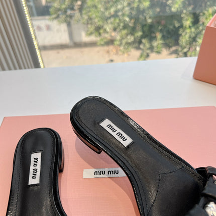 SLIDE SANDALS ATTACHED DIAMOND IN BLACK LAMBSKIN