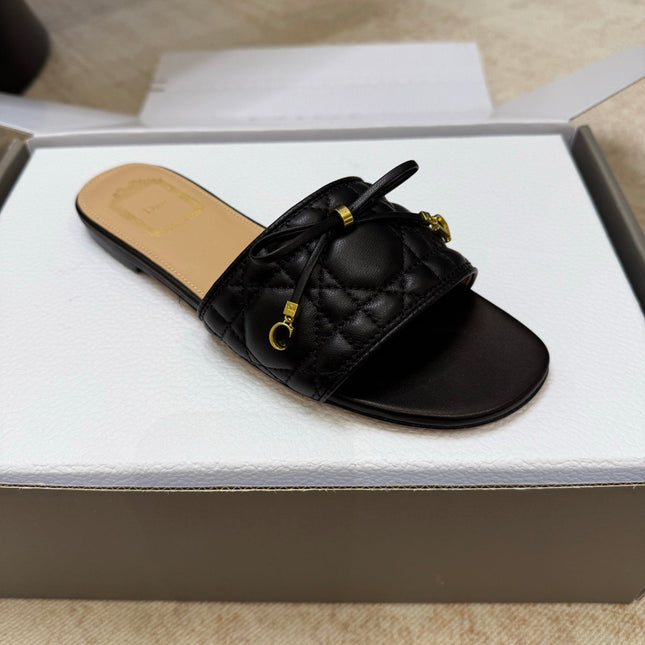 DIOR 26S DWAY CANNAGE SLIDE IN BLACK LAMBSKIN