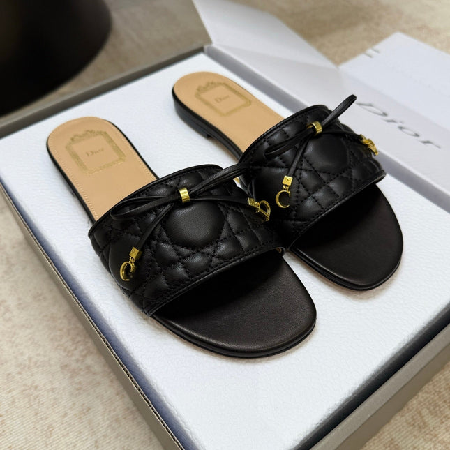 DIOR 26S DWAY CANNAGE SLIDE IN BLACK LAMBSKIN