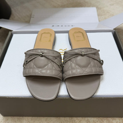 DIOR 26S DWAY CANNAGE SLIDE IN MUSHROOM GREY LAMBSKIN