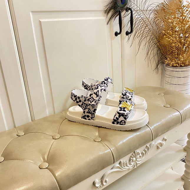 LV 26S SANDALS IN WHITE AND BLACK CANVAS