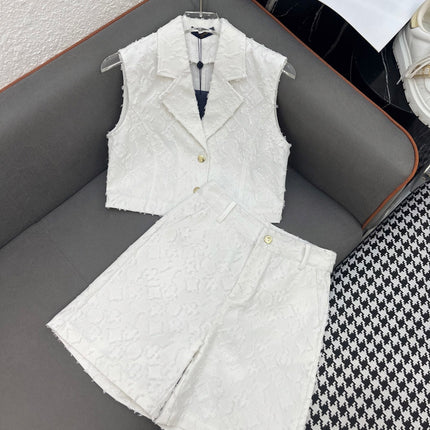 SET SLEEVELESS TOP AND SHORTS IN WHITE DENIM