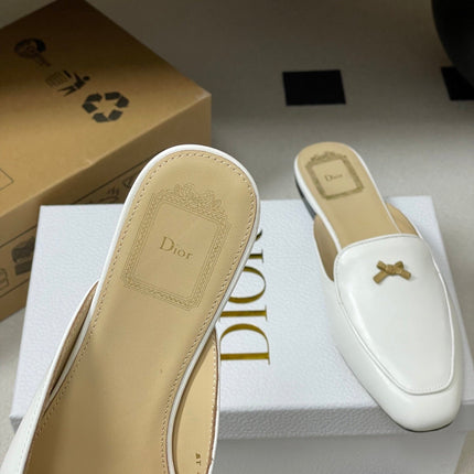 DIOR 26S MULES IN WHITE CALFSKIN WITH BOW