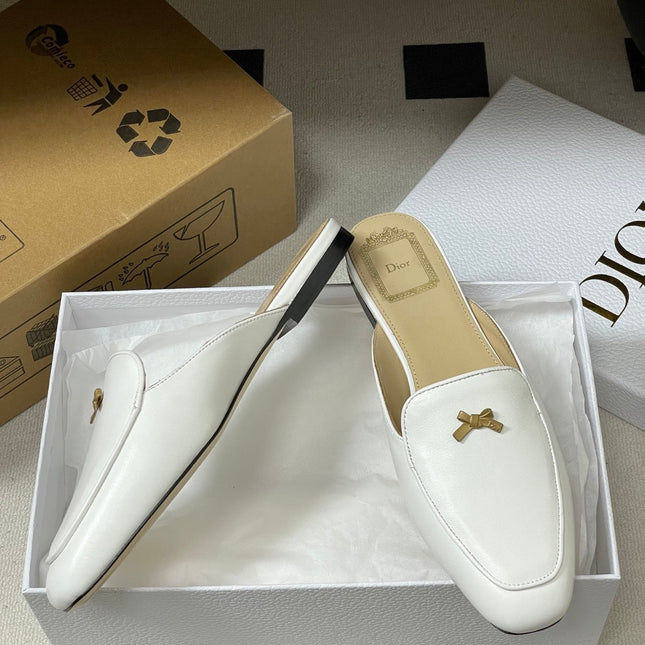 DIOR 26S MULES IN WHITE CALFSKIN WITH BOW