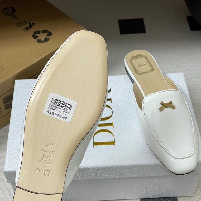 DIOR 26S MULES IN WHITE CALFSKIN WITH BOW