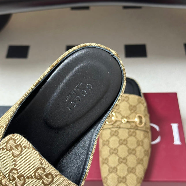 GUCCI 26S HORSEBIT LOAFER MULES IN BEIGE CANVAS