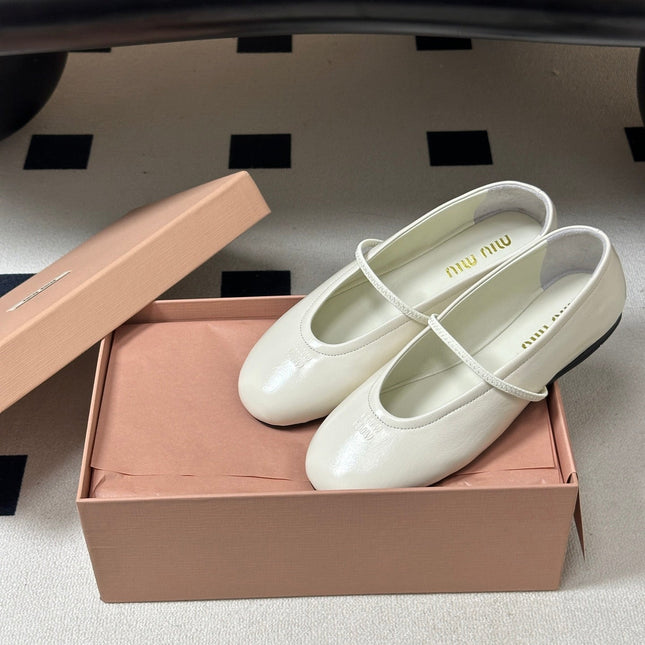MIUMIU 26S BALLET FLATS IN WHITE LAMBSKIN