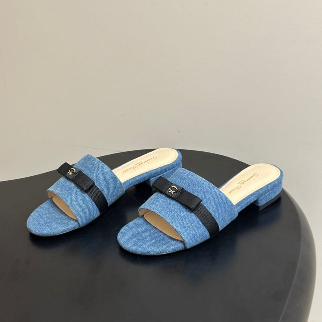 GIANVITO ROSSI 26S SLIDES IN BLUE DENIM
