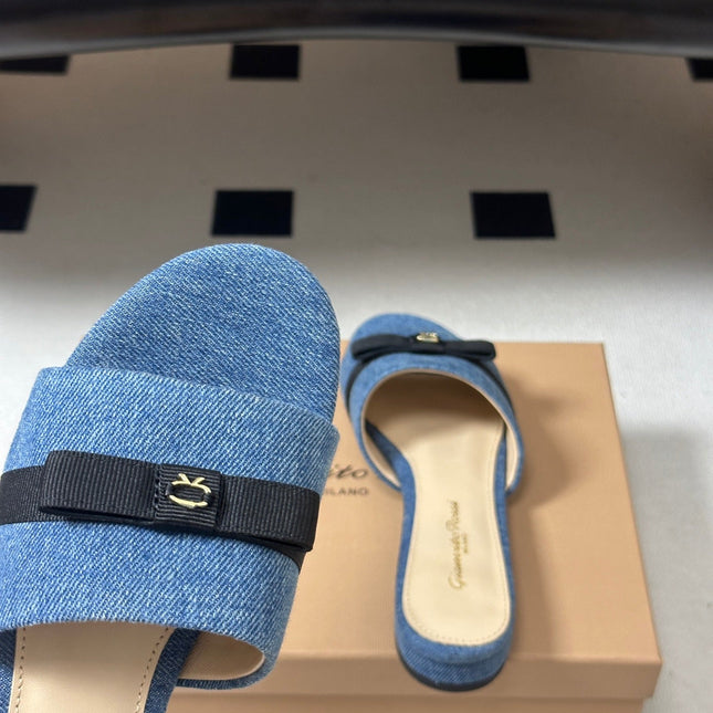 GIANVITO ROSSI 26S SLIDES IN BLUE DENIM