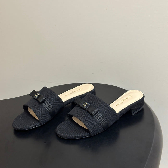 GIANVITO ROSSI 26S SLIDES IN BLACK FABRIC