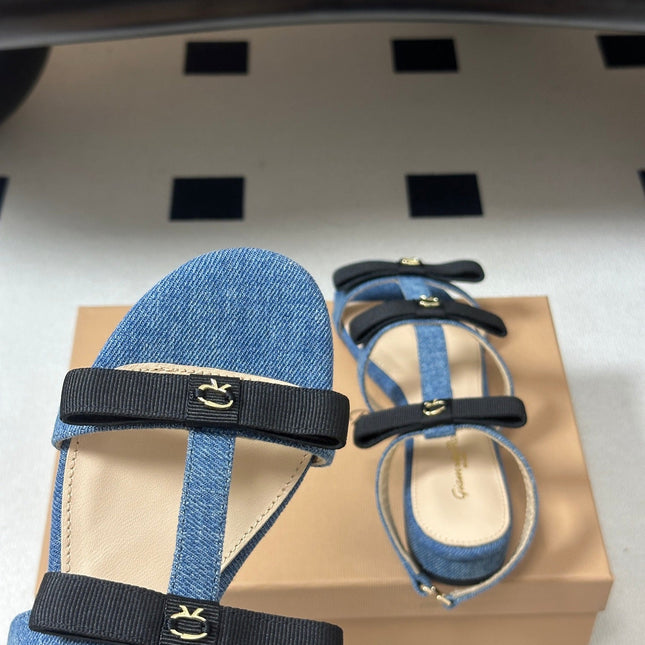 GIANVITO ROSSI 26S STRAPPY FLAT SANDALS IN BLUE DENIM AND BLACK FABRIC