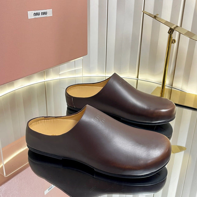 MIUMIU 26S CLOG MULES IN DARK BROWN CALFSKIN