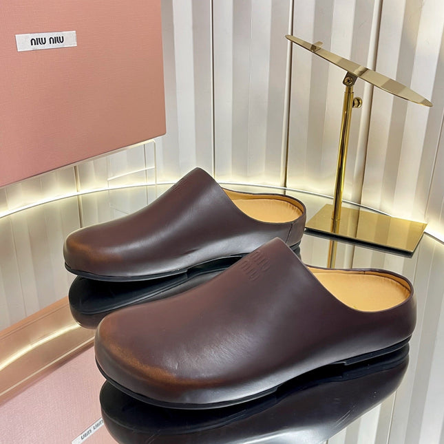 MIUMIU 26S CLOG MULES IN DARK BROWN CALFSKIN