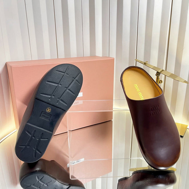 MIUMIU 26S CLOG MULES IN DARK BROWN CALFSKIN