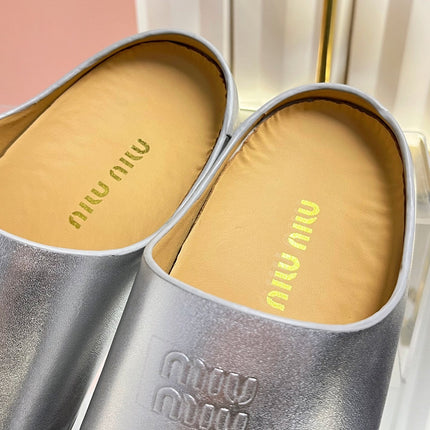 MIUMIU 26S CLOG MULES IN SILVER CALFSKIN
