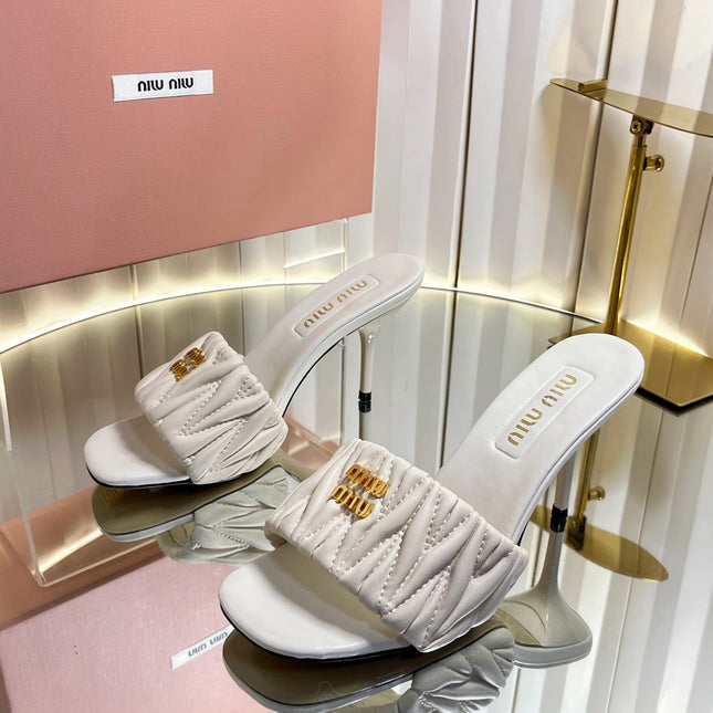 MIUMIU 26S HIGH-HEEL MULE SANDALS 85MM IN LIGHT BEIGE CALFSKIN GOLD HARDWARE