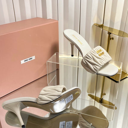 MIUMIU 26S HIGH-HEEL MULE SANDALS 85MM IN LIGHT BEIGE CALFSKIN GOLD HARDWARE