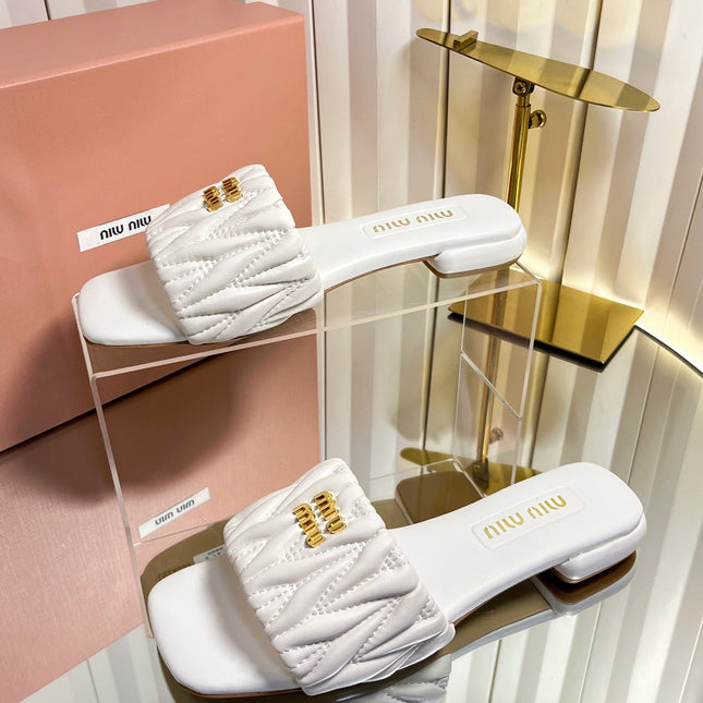 MIUMIU 26S MATELASSE SLIDES IN IVORY WHITE CALFSKIN GOLD HARDWARE
