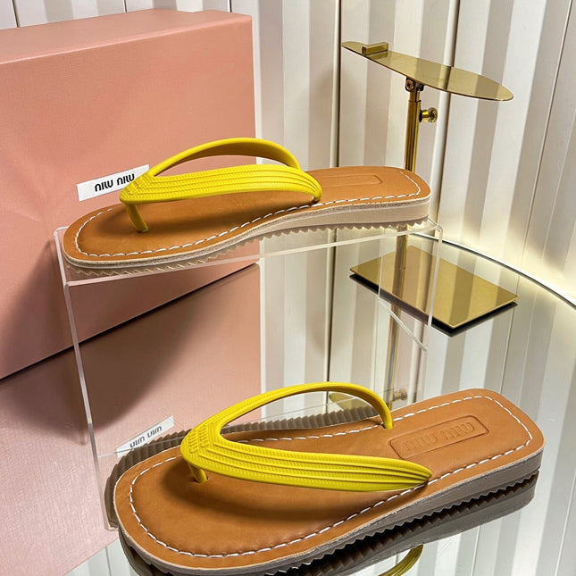 MIUMIU 26S THONG FLAT SANDALS IN YELLOW CALFSKIN