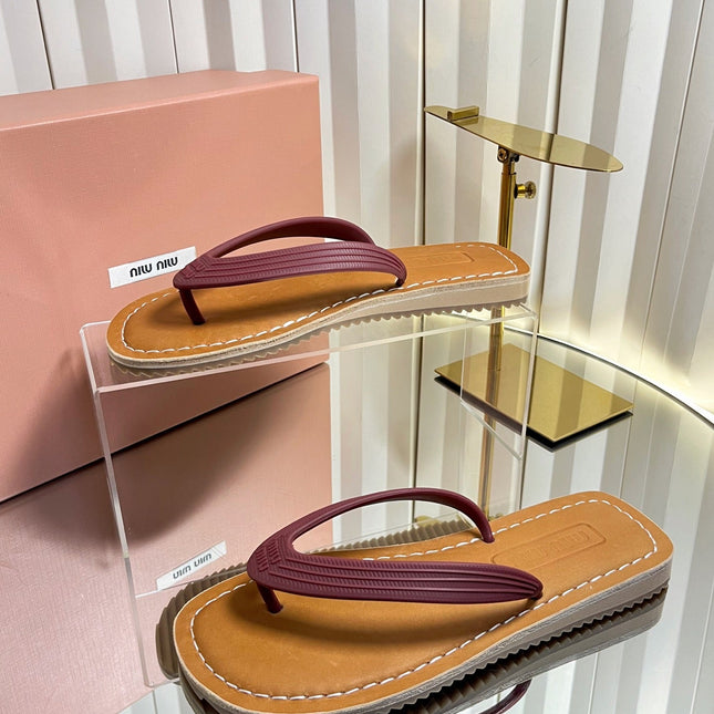 MIUMIU 26S THONG FLAT SANDALS IN BURGUNDY RED CALFSKIN