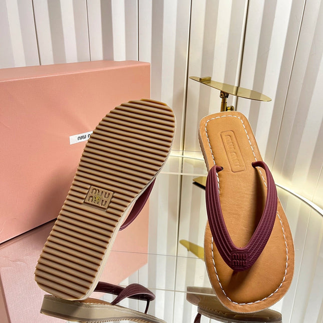 MIUMIU 26S THONG FLAT SANDALS IN BURGUNDY RED CALFSKIN