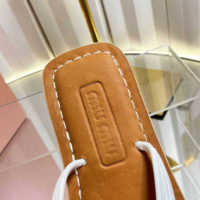 MIUMIU 26S THONG FLAT SANDALS IN WHITE CALFSKIN