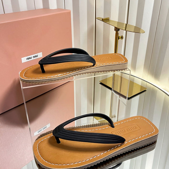 MIUMIU 26S THONG FLAT SANDALS IN BLACK CALFSKIN