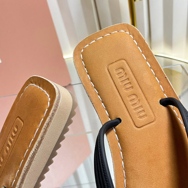 MIUMIU 26S THONG FLAT SANDALS IN BLACK CALFSKIN