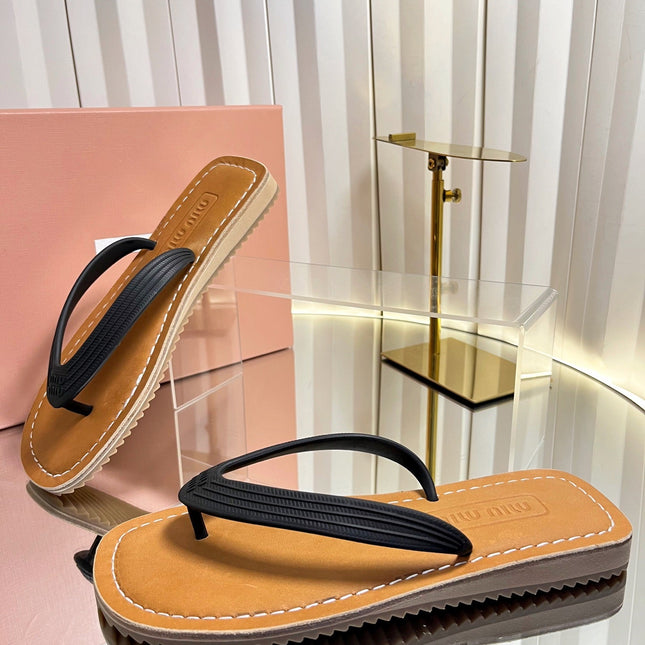MIUMIU 26S THONG FLAT SANDALS IN BLACK CALFSKIN