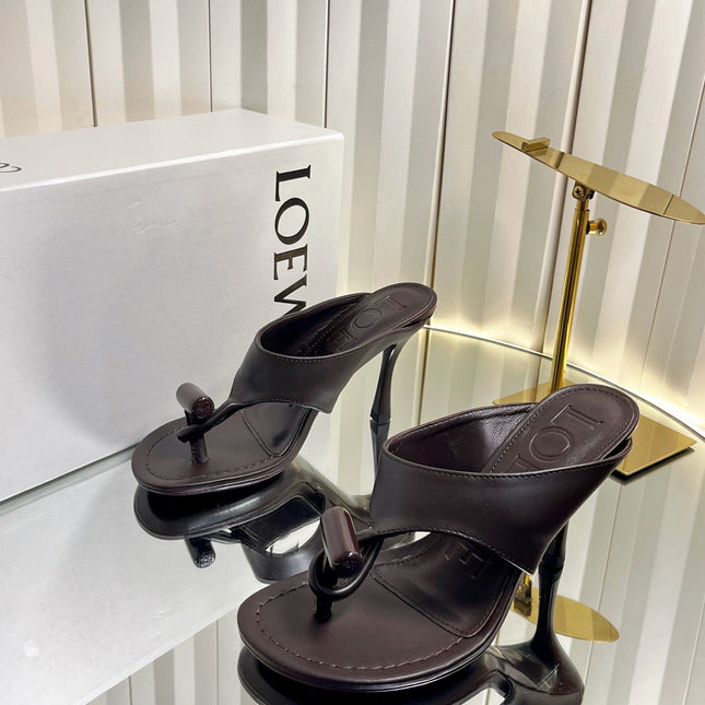LOEWE 26S HEELED THONG SANDALS 90 MM IN DARK BROWN CALFSKIN