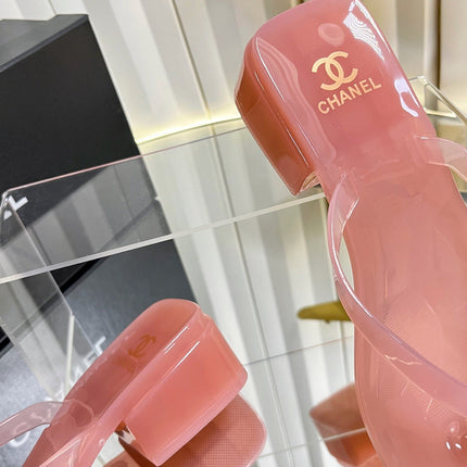 CHANEL 26S TRANSPARENT THONG SANDALS IN PASTEL PINK PVC