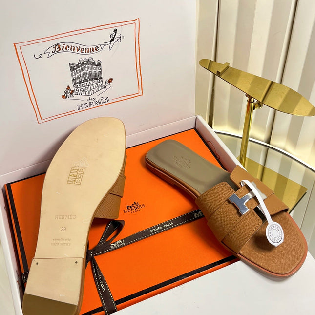 HM 26S ORAN SANDALS IN CARAMEL BROWN EPSOM CALFSKIN SILVER HARDWARE